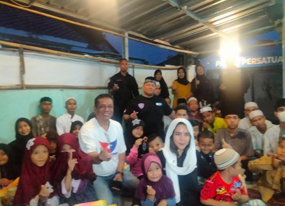 Partai Perindo Depok dan DPP Baja Bagi Takjil, Santuni Anak Yatim dan Dhuafa