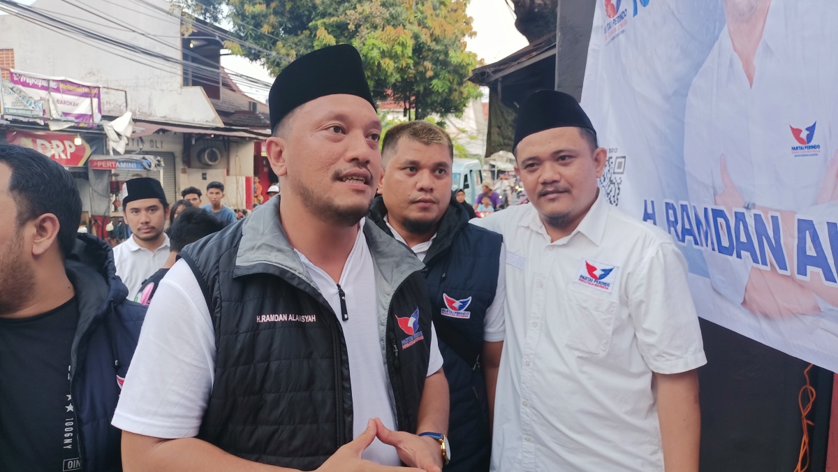 Ramdan Alamsyah Berbagi Takjil, Warga: Sangat Dekat dengan Masyarakat