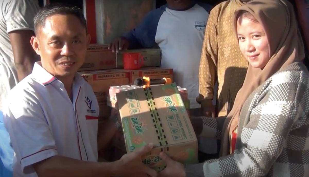 Tebar Kebahagiaan Jelang Lebaran, Pemuda Perindo Kepri Bagikan Ratusan Dus Minuman Kaleng