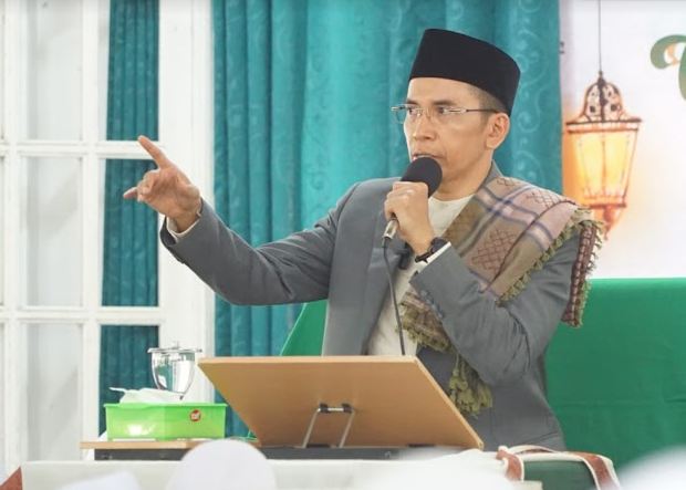 TGB Zainul Majdi Minta Santri Bekali Diri dengan Ilmu dan Ketakwaan