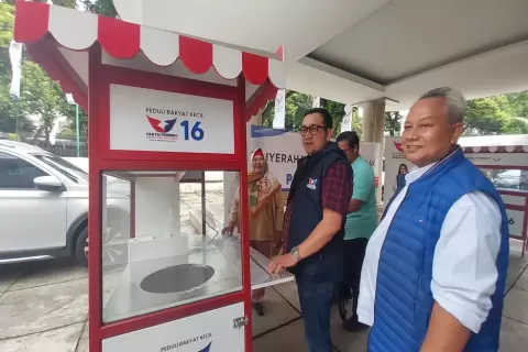 Dapat Bantuan Gerobak dari Partai Perindo, Nuraeni: Senang, Tak Terbayangkan! 