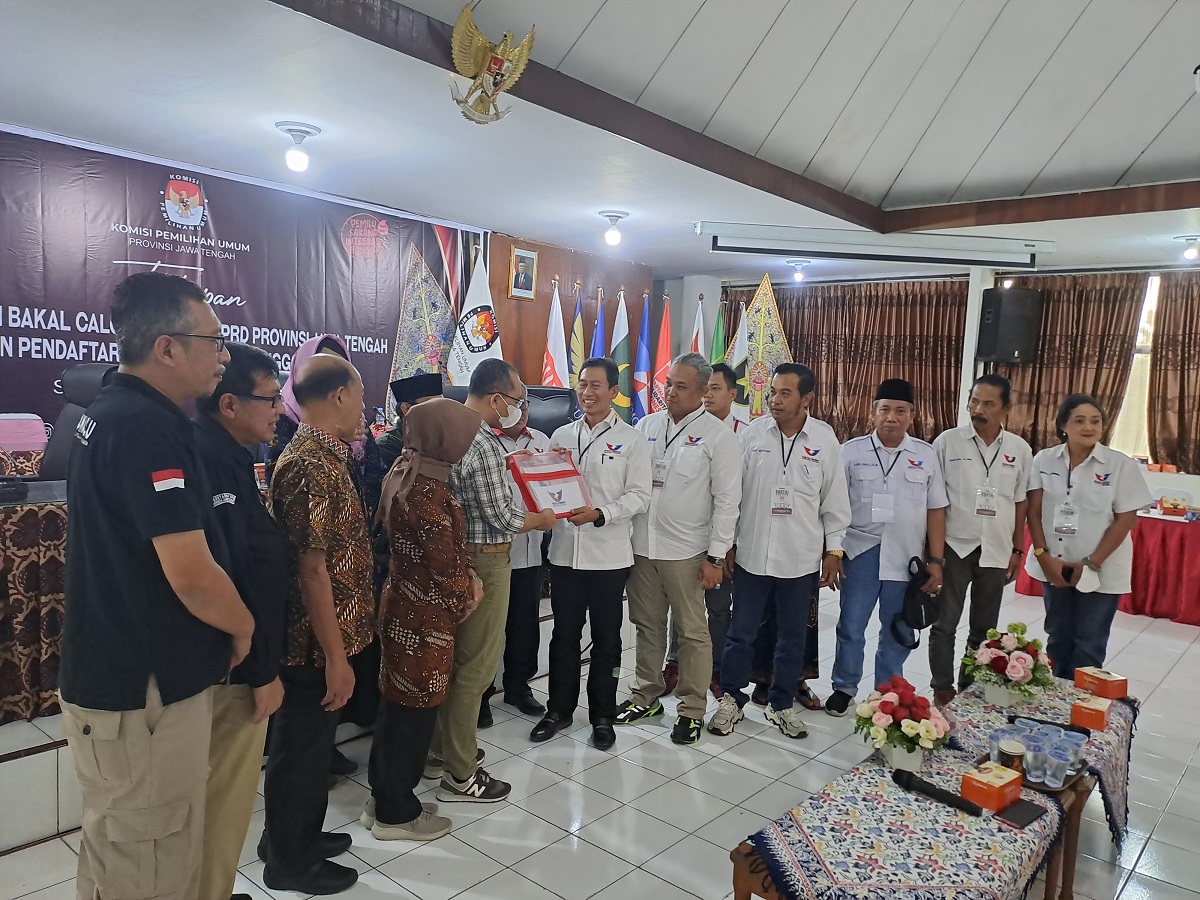 DPW Partai Perindo Jateng Daftarkan 120 Bacaleg ke KPU