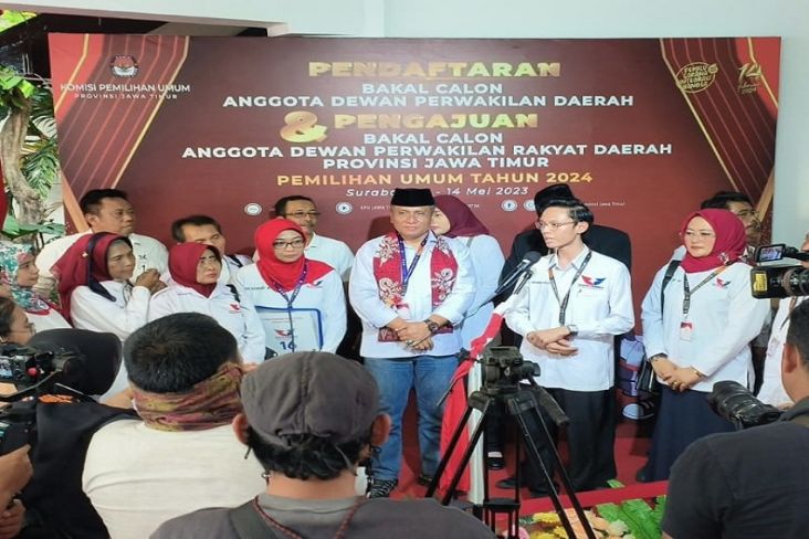 DPW Partai Perindo Jatim Daftarkan 120 Bacaleg ke KPU 
