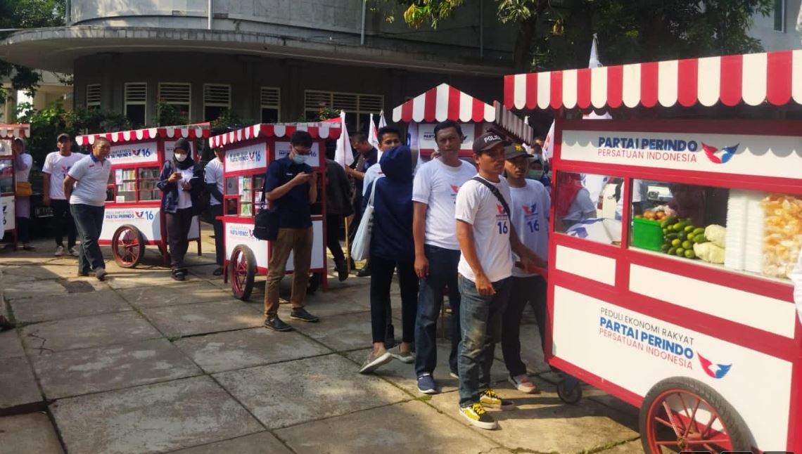 Meriahkan Pesta Rakyat Perindo, UMKM Penerima Gerobak: Terima Kasih Bapak Hary Tanoesoedibjo