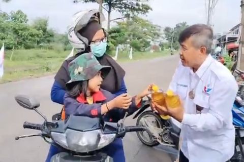 Minyak Goreng Murah Partai Perindo Diserbu Ribuan Warga Bandung 