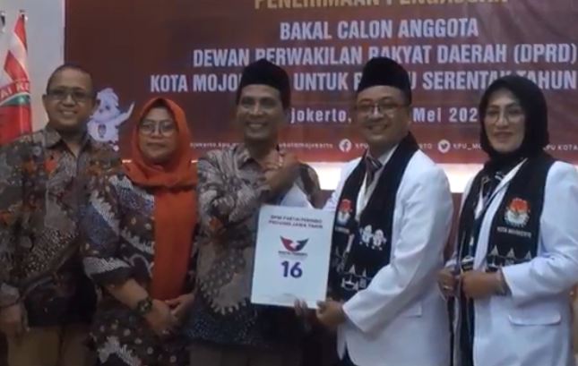 Partai Perindo Kota Mojokerto Daftarkan 25 Bacaleg ke KPU di Hari Baik