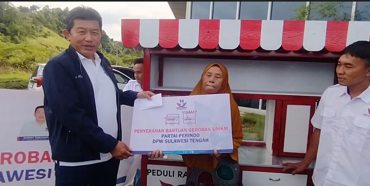 Peduli UMKM, Partai Perindo Gencar Bagikan Gerobak Gratis untuk Para Pedagang Kecil