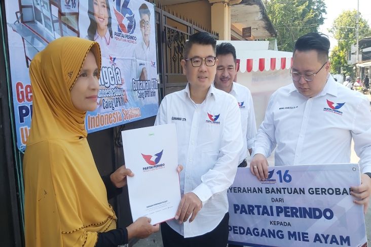Pembagian Gerobak Wujud Kontribusi Partai Perindo untuk Tingkatkan Ekonomi Rakyat