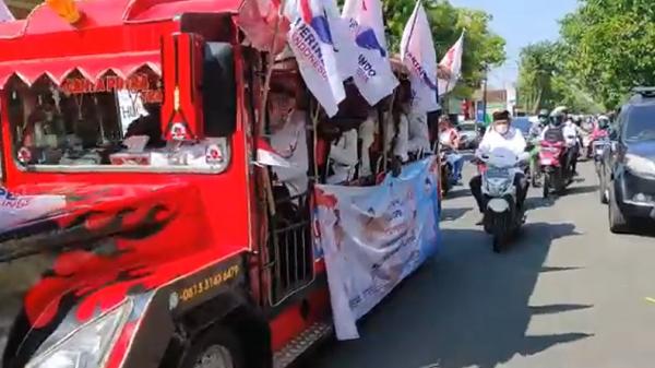 Partai Perindo Lamongan Daftarkan 42 Bacaleg ke KPU Diiringi Selawat dan Musik Rebana 