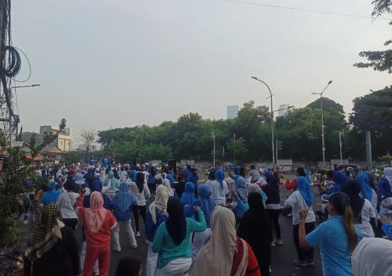 Ratusan Ibu-ibu Ikuti Senam Bersama Partai Perindo di Kemayoran