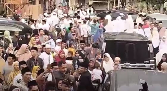 Ribuan Warga Pemenang Lombok Utara Antusias Sambut TGB Zainul Majdi