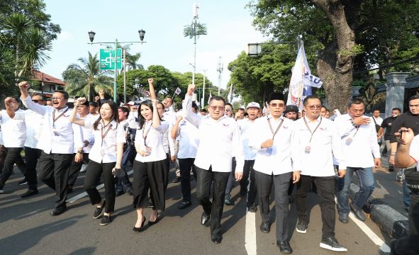 Tiba di KPU, Mars Perindo Bakar Semangat Kader dan Bacaleg