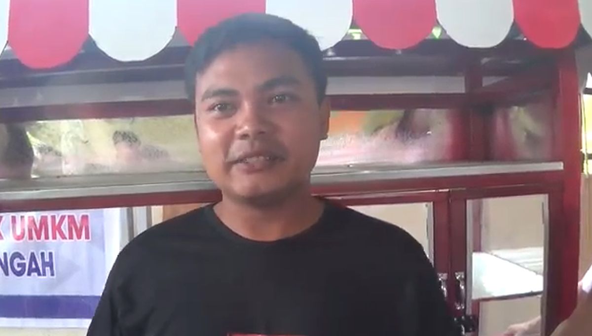 Dapat Gerobak, Pedagang Bakso: Kita Senang, Terima Kasih Partai Perindo
