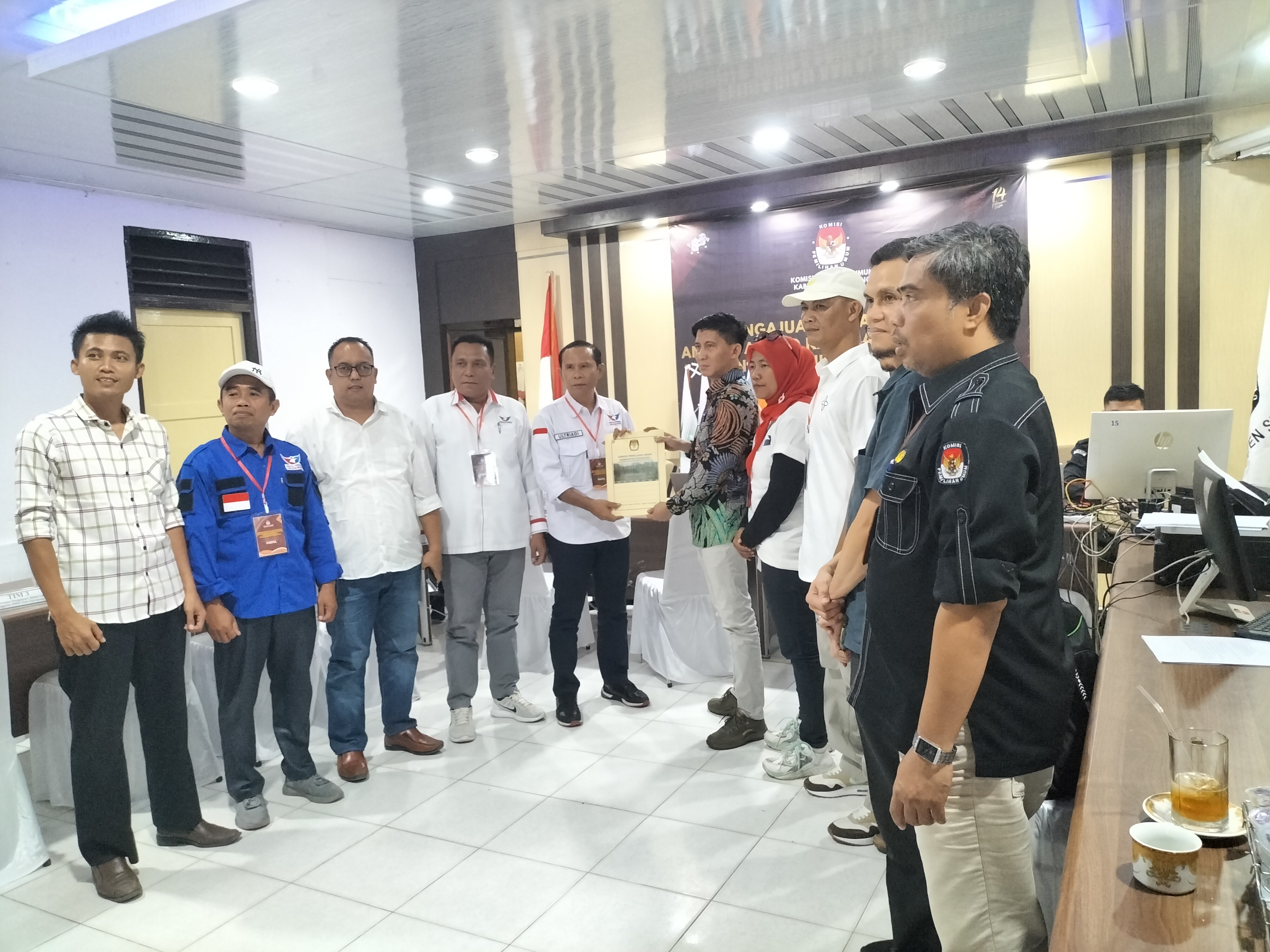Resmi Didaftarkan ke KPU, Mantan Wali Nagari dan Kaum Milenial Jadi Bacaleg Partai Perindo Sijunjung 