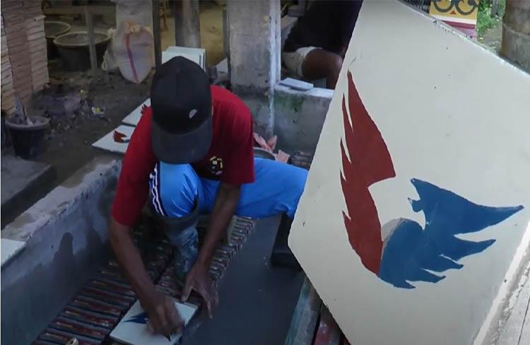 Perajin Tegel di Magelang Ciptakan Motif Parpol, Ada Lambang Partai Perindo 