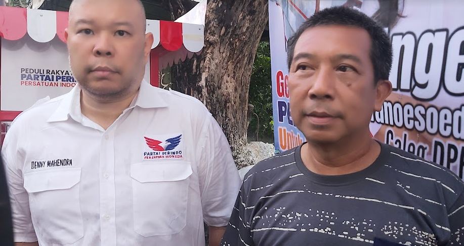 Terima Bantuan Gerobak Gratis, Penjual Martabak: Semoga Partai Perindo Sukses