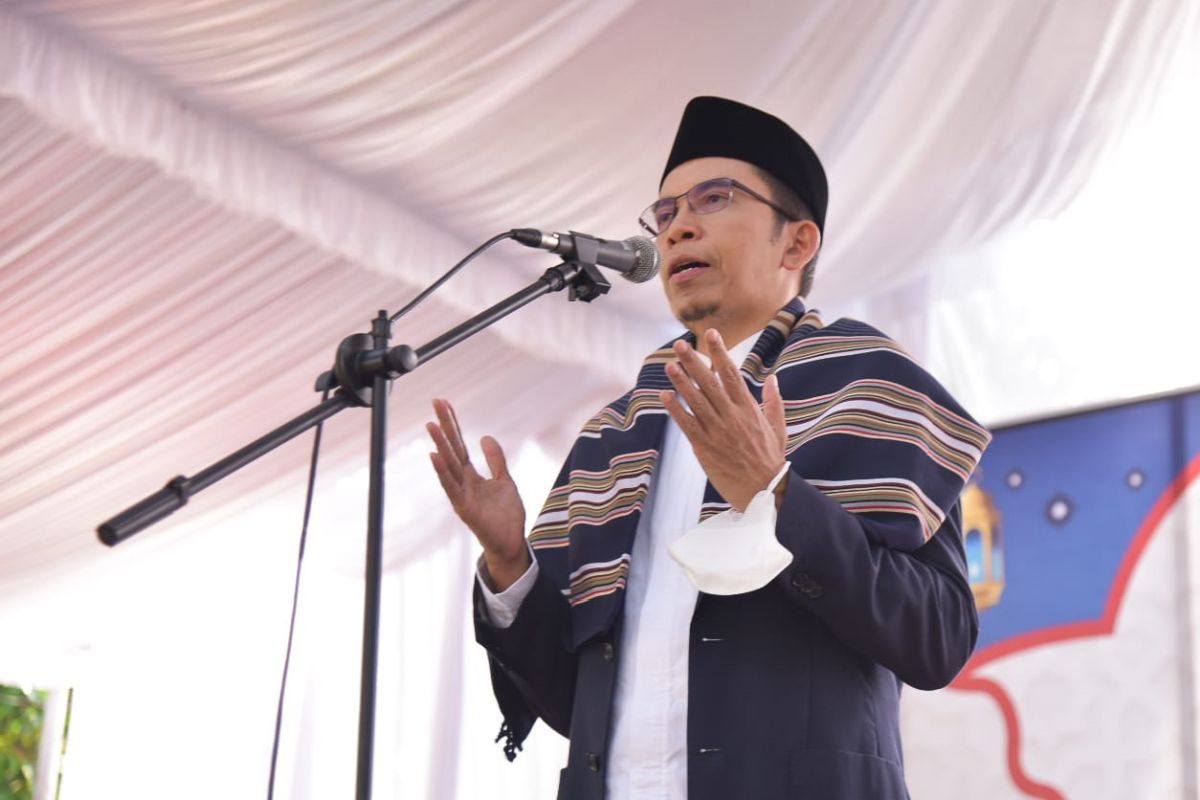 TGB Doakan Jamaah Calon Haji Indonesia dalam Tabligh Akbar di Lombok Timur