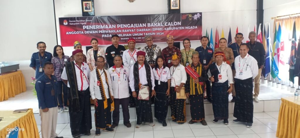Memilih Untuk Berjalan Kaki; Partai Perindo Resmi Mendaftar Dupuluh Lima Bacaleg ke KPU Ngada