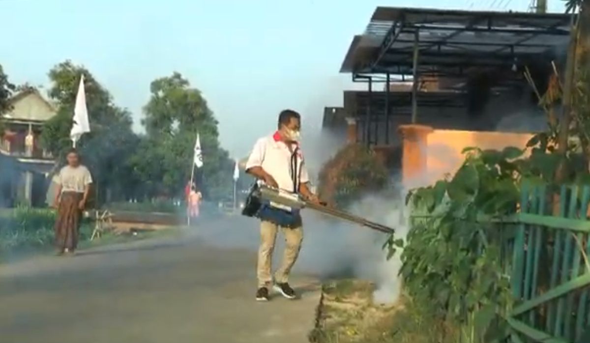 4 Warga Terkena DBD, Partai Perindo Gerak Cepat Fogging Permukiman Warga di Kendal