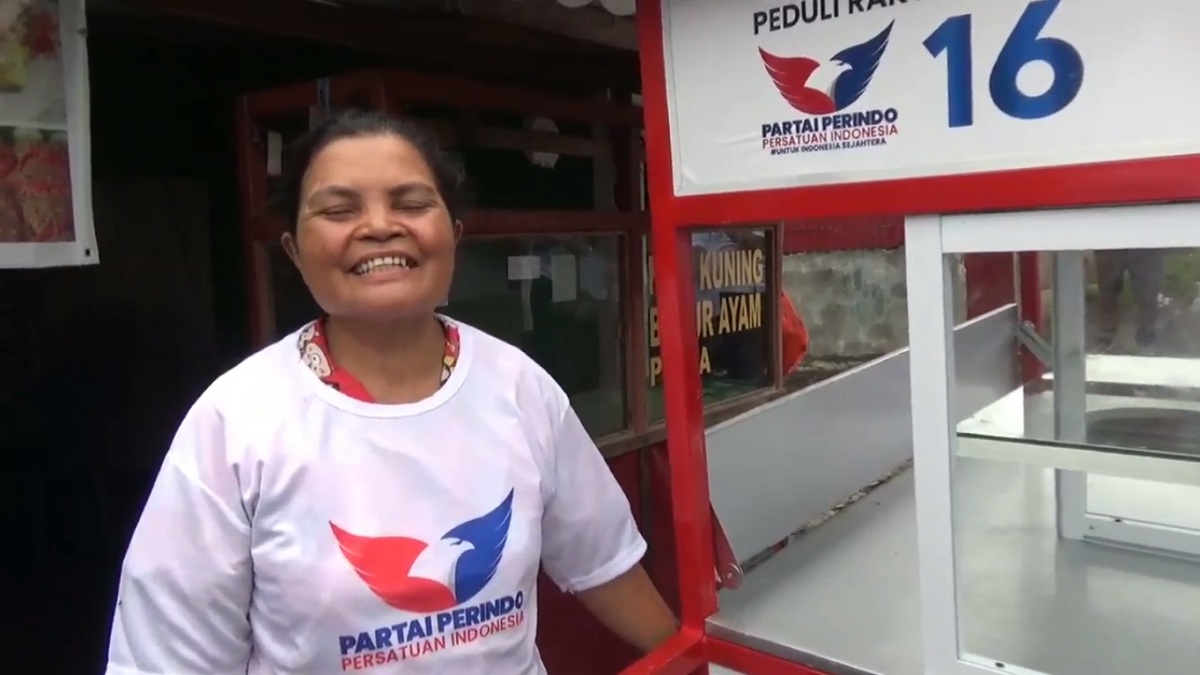 Bahagia Terima Bantuan Gerobak, Pedagang di Bitung Sampaikan Apresiasi untuk Partai Perindo