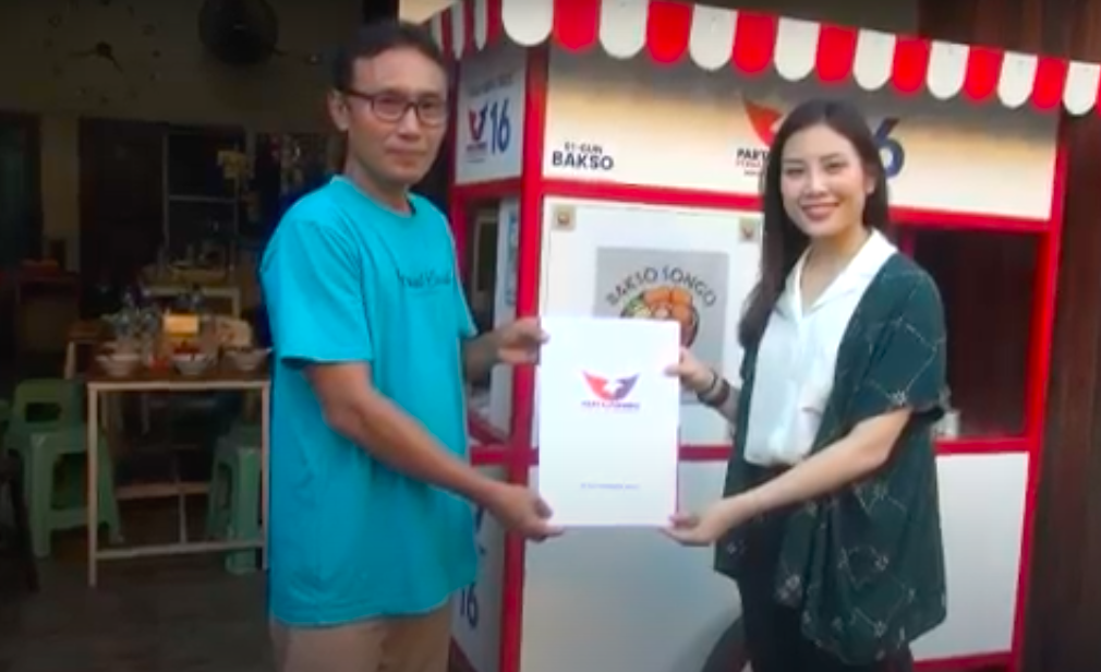 Cerita Pedagang Bakso Penerima Gerobak Perindo, Dulu Keliling Kini Bisa Jualan Menetap