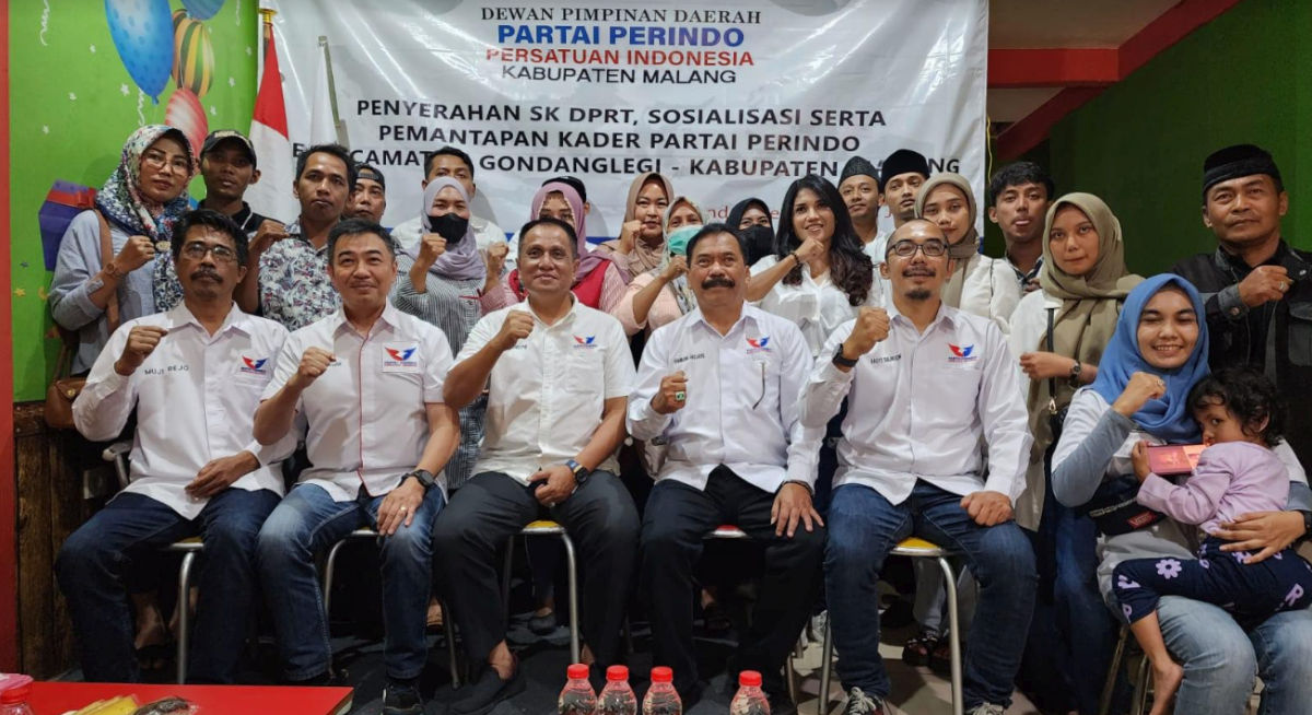 Christophorus Taufik Hadiri Pelantikan 42 DPRt Partai Perindo di Gondanglegi Malang