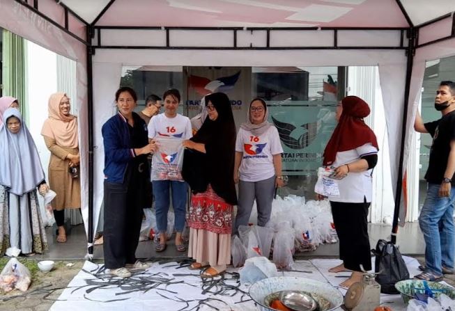 Dapat Daging Kurban dari Partai Perindo Jambi, Warga Berharap Caleg Bisa Dipercaya Masyarakat