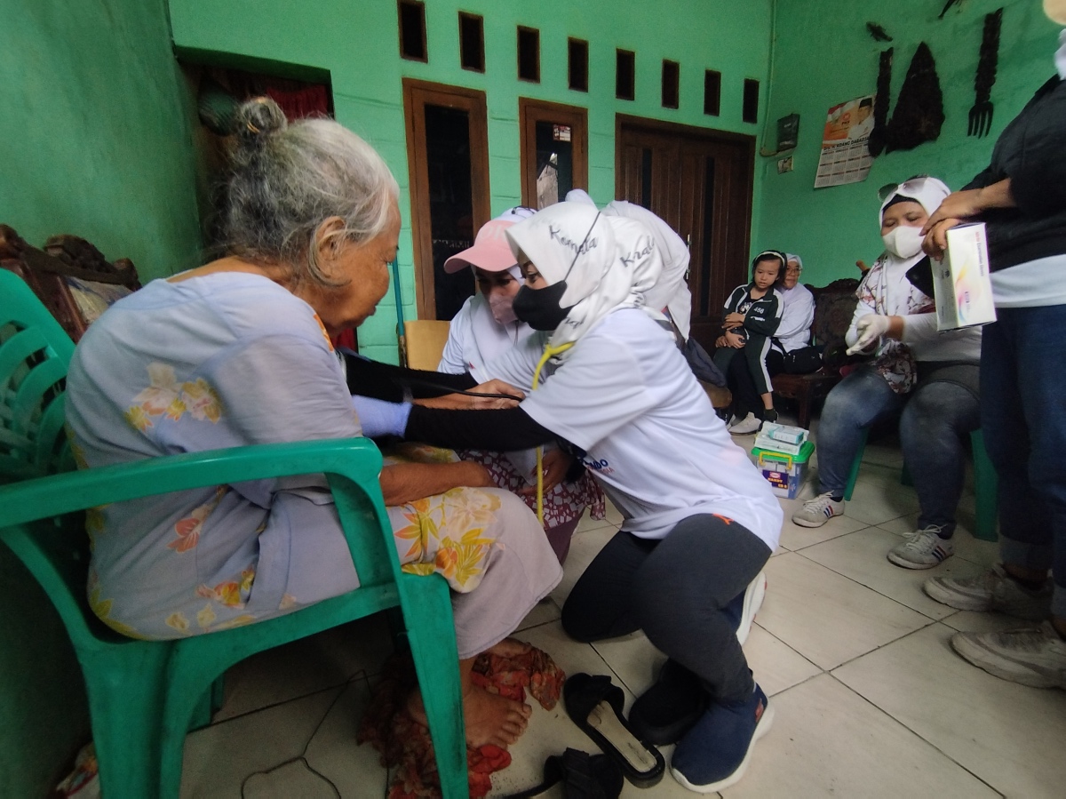 Kartini Perindo Ajak Warga Senam Bersama dan Periksa Kesehatan Gratis di Koja