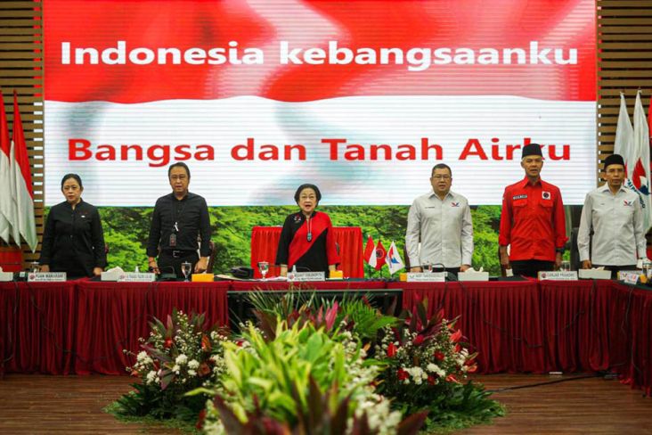 Kerja Sama Politik PDIP-Partai Perindo, HT Diapit Megawati dan Ganjar Bachtiar 