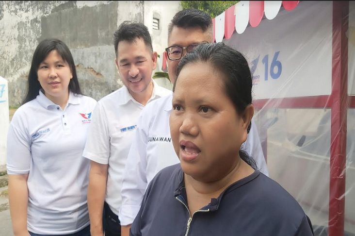 Kisah Penjual Penyetan di Surabaya Terharu Terima Gerobak Perindo