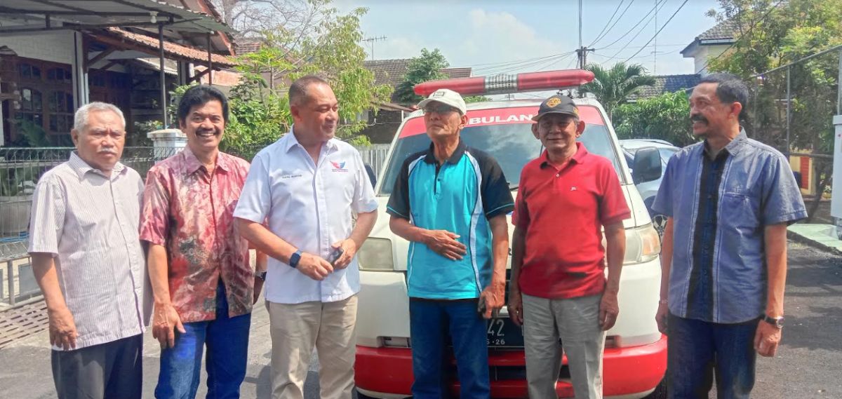 Partai Perindo Serahkan Bantuan Mobil Ambulans ke Warga Salatiga