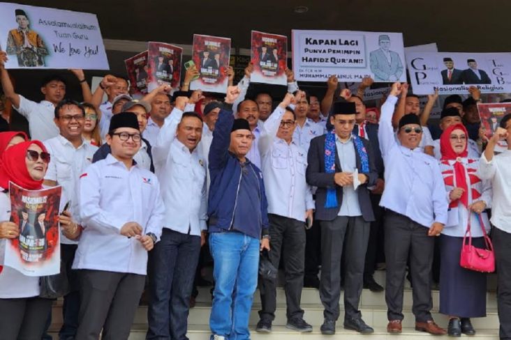 Relawan GP-TGB Ramaikan Bandara Fatmawati Soekarno Bengkulu 