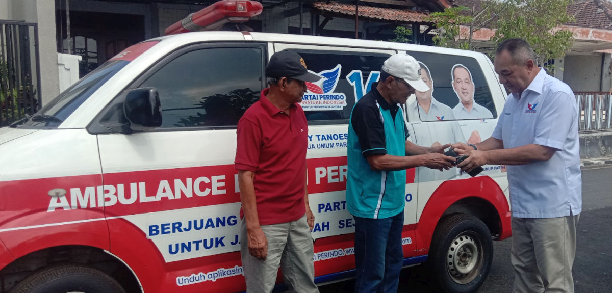 Serahkan Ambulans ke Warga Salatiga, Syafril Nasution: Partai Perindo Perhatikan Masyarakat