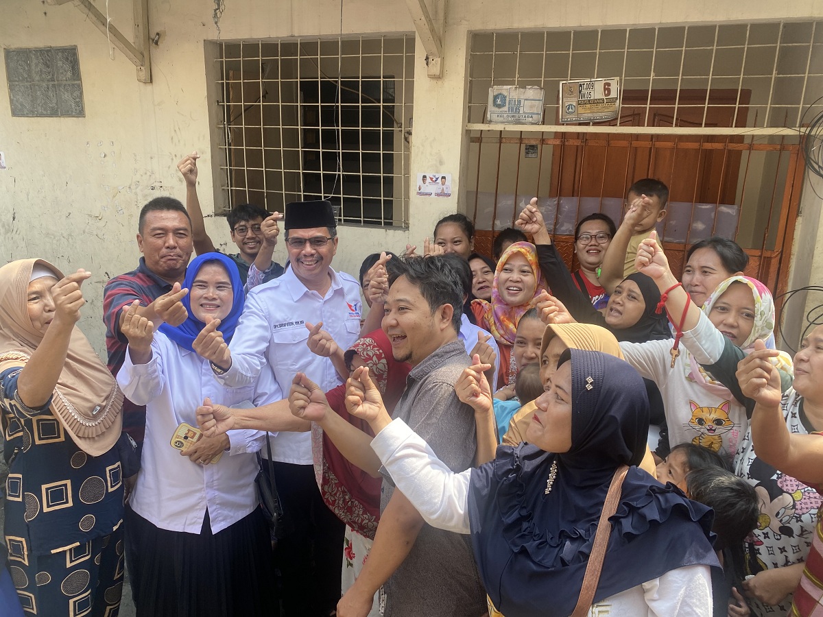 Bacaleg Partai Perindo DKI Gelar Bakti Sosial, Bagikan Makanan untuk Warga Korban Kebakaran Tambora