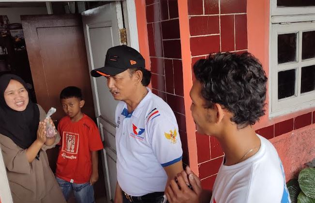 Bagikan Ratusan Paket Daging Hewan Kurban, Partai Perindo Didoakan Semakin Maju
