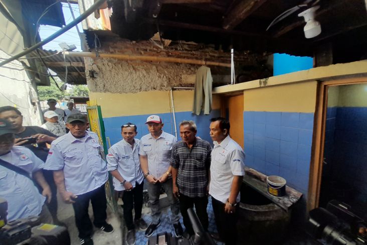 Warga Tanah Tinggi Susah Mengakses Air Bersih, Partai Perindo Turun Langsung Berikan Bantuan 