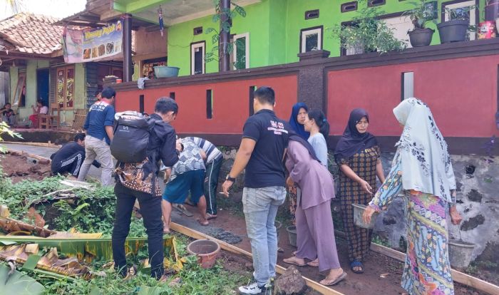 Partai Perindo Bantu Perbaikan Jalan Lingkungan di Cianjur