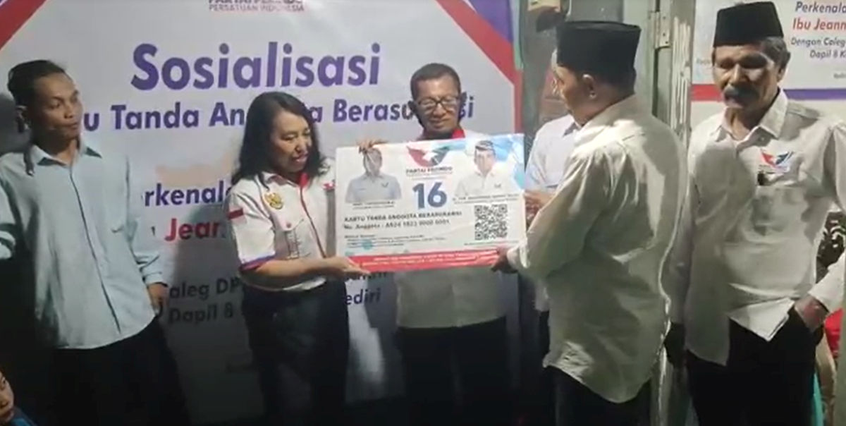Jeannie Latumahina Sosialisasikan KTA Berasuransi Perindo di Kediri