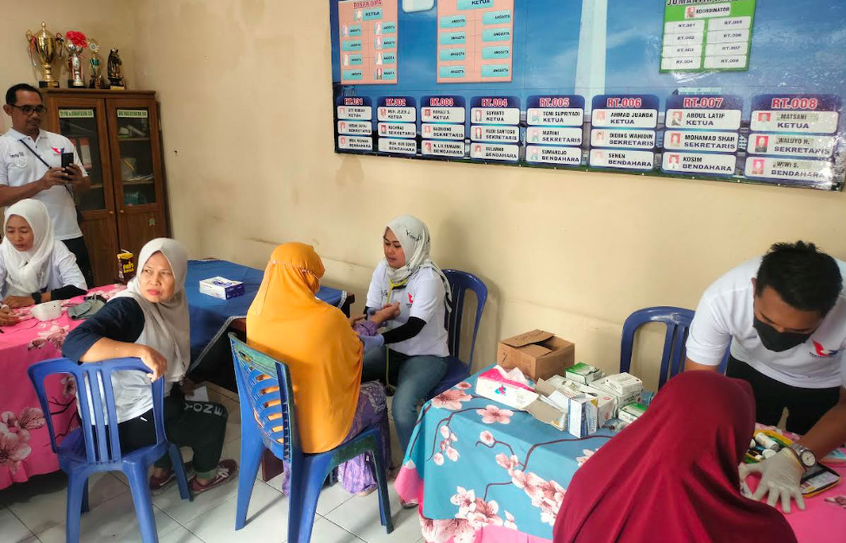 Kartini Perindo Cek Kesehatan dan Berikan Obat Gratis ke Warga Koja Jakut