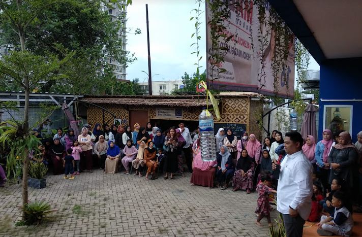 Makan Bareng Caleg Hendi, Warga Pegadungan Harapkan Partai Perindo Semakin Peduli Rakyat Kecil