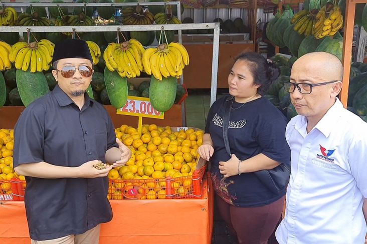 Ustaz Yusuf Mansur Kunjungi Pedagang di Cilangkap, Dukung Pelaku UMKM Naik 