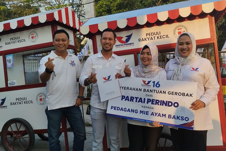 Terima Bantuan Gerobak Perindo, Pedagang Mi: Beneran Gak Nyangka, Kirain Mimpi! 