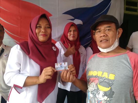 Ratusan Warga Kota Cirebon Terima KTA Partai Perindo Berasuransi dari Bacaleg DPR RI Jabar VIII
