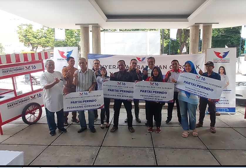 Partai Perindo Kembali Bagikan Gerobak Gratis untuk Pedagang Kecil di Jakarta Utara