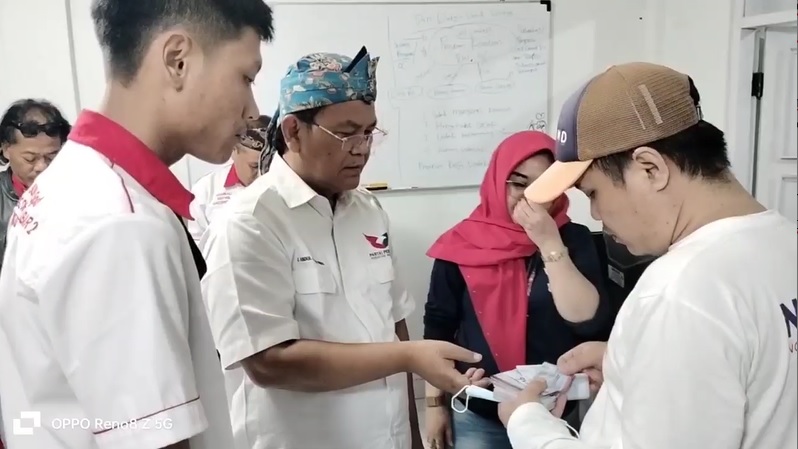 Bacaleg Partai Perindo Abdul Khaliq Ahmad Distribusikan 150 Ribu KTA Berasuransi di Bandung