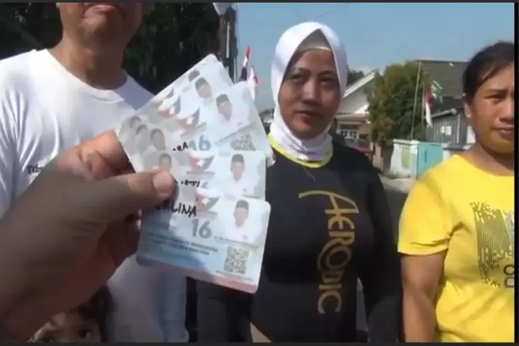 Partai Perindo Sumsel Bagikan KTA Berasuransi 