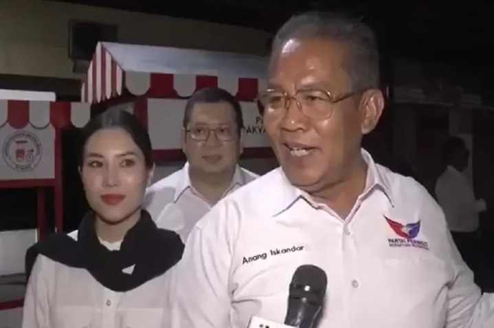 Beri Gerobak Gratis ke UMKM, Bacaleg Partai Perindo Anang Iskandar: Semoga Bermanfaat ke Masyarakat