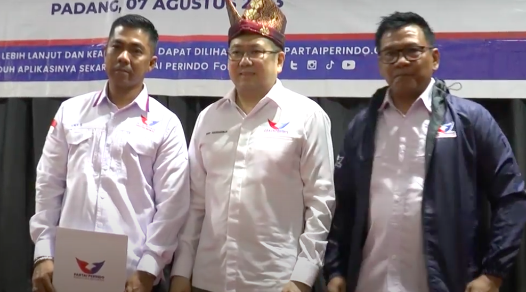 Hary Tanoesoedibjo Resmi Lantik Ketua DPW Partai Perindo Sumbar Hefri Admen Hendra
