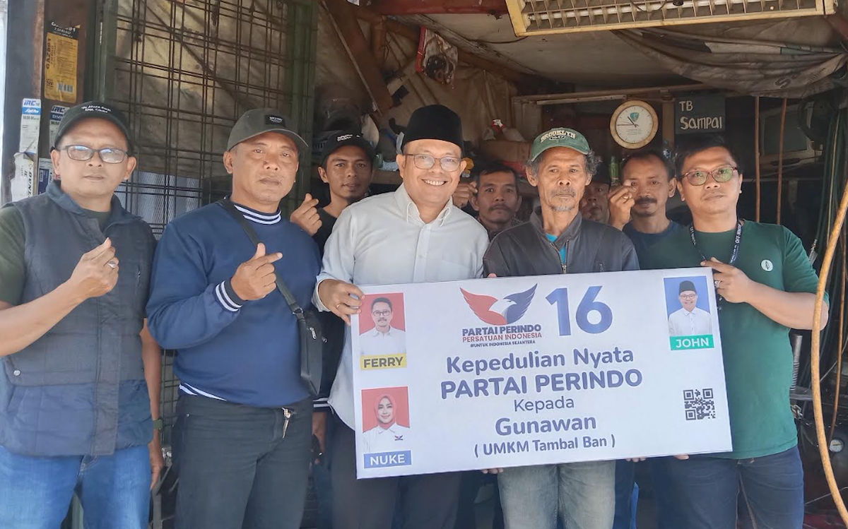 Kerja Nyata, Partai Perindo Bandung Bantu Permodalan Pemilik Tambal Ban