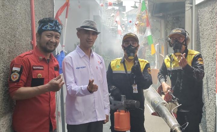 Kurangi Penyebaran DBD, Partai Perindo Bantu Fogging Lingkungan Kota Bandung